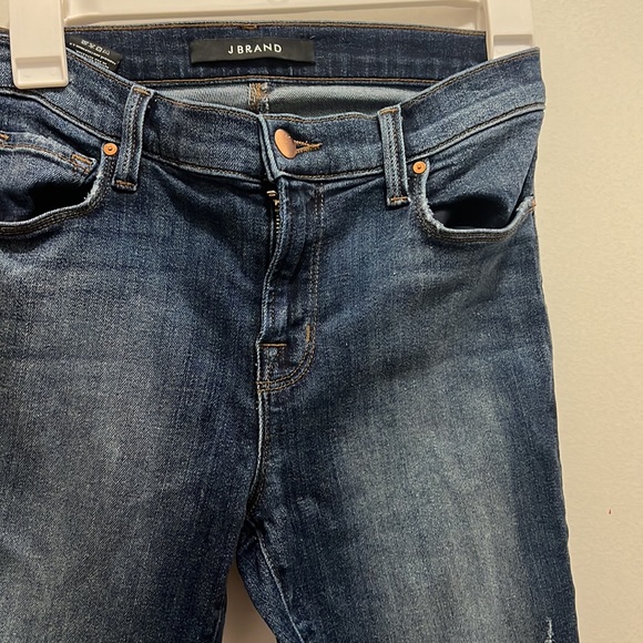 - J BRAND distressed misfit skinny jeans size 27
Mid rise - Picture 5 of 9